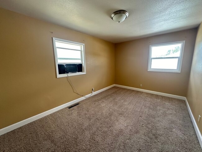 403 Utah St, Rawlins, WY 82301 - photo 4