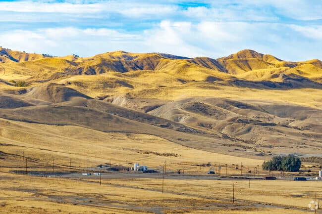Residents enjoy the scenic landscape of the beautiful foothills near Coalinga.