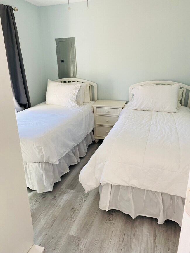 749 1st St unit Rear Cottage, Somers Point, NJ 08244 - photo 6