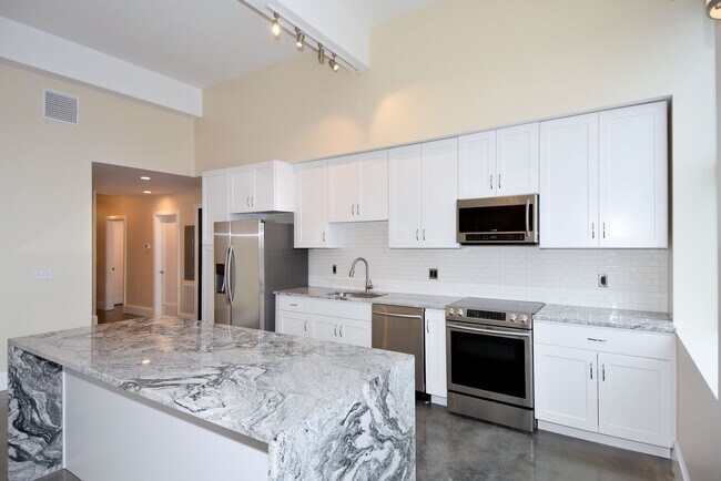 2301 Mission St unit 202, Pittsburgh, PA 15203 - photo 6