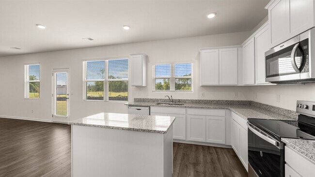 108 Oakchase Park Ln unit 36197533, Hampton, GA 30228 - photo 3