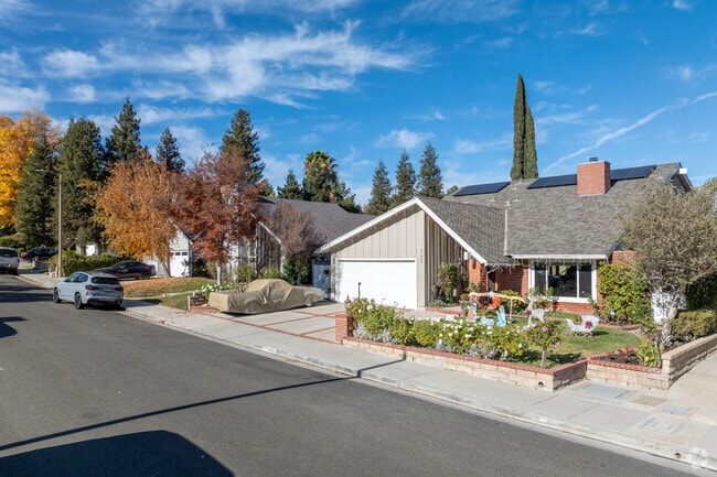 With inviting layouts, the midcentury ranch-style homes in Valencia exude classic elegance.