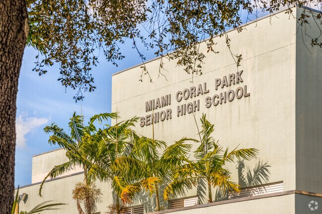 Miami Coral Park Senior High School has a B rating on Niche, with Pit Bull as one of its alumni.