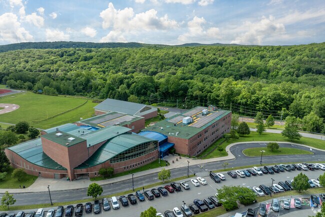 Putnam Valley High School prepares Putnam Valley students for college.