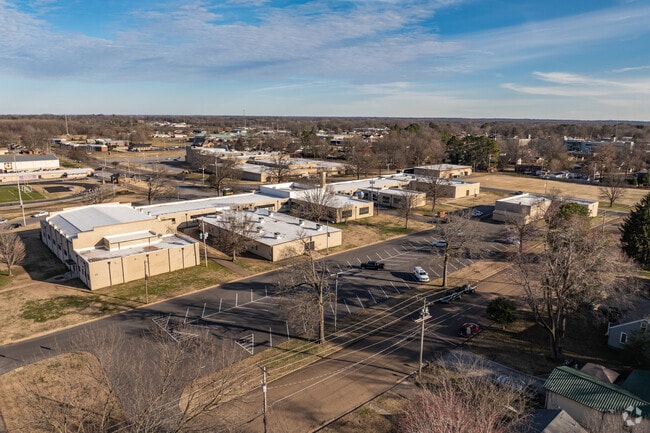 Union City Middle School achieves an A rating on Niche.com.