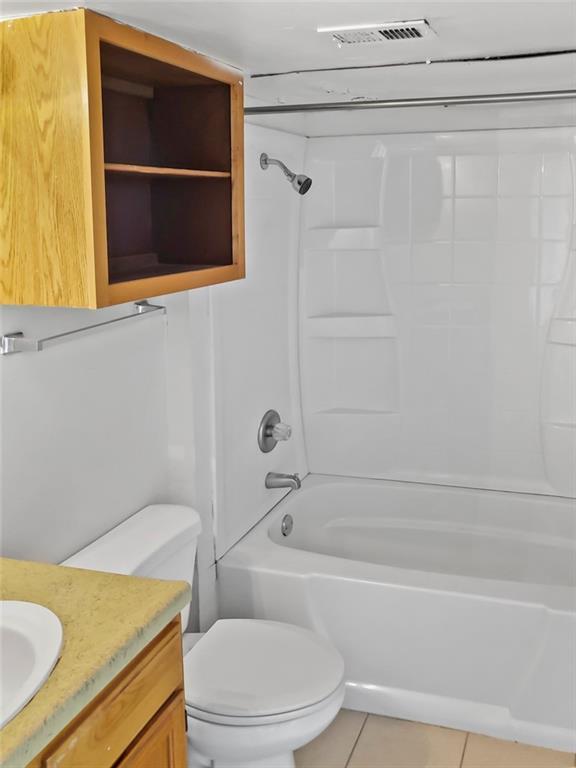 Sunchase unit 302, Austin, TX 78705 - photo 1