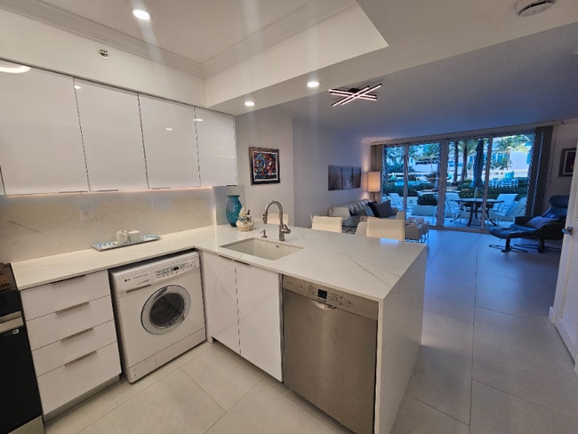 The Wave unit Lanai, Hollywood, FL 33019 - photo 6