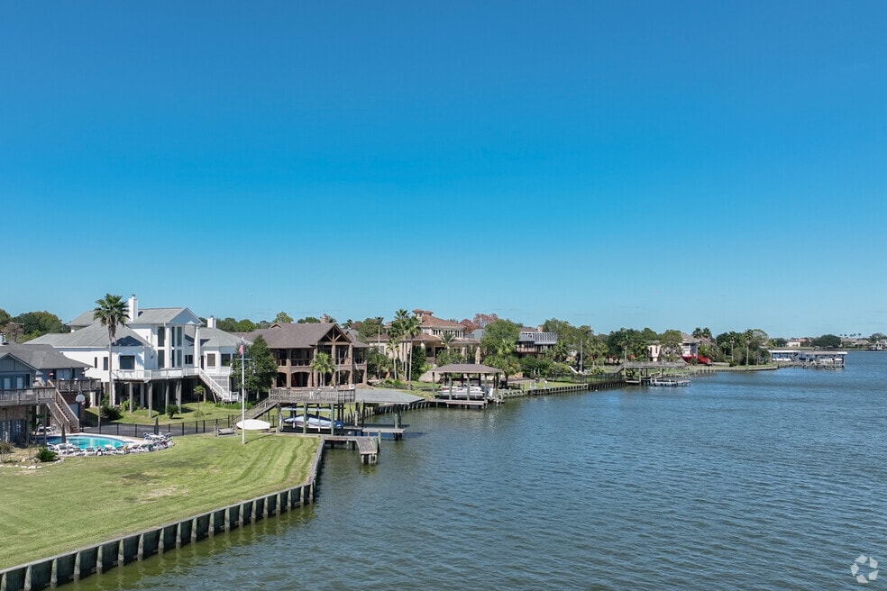 Neighborhood_Taylor Lake Village_V2_022124