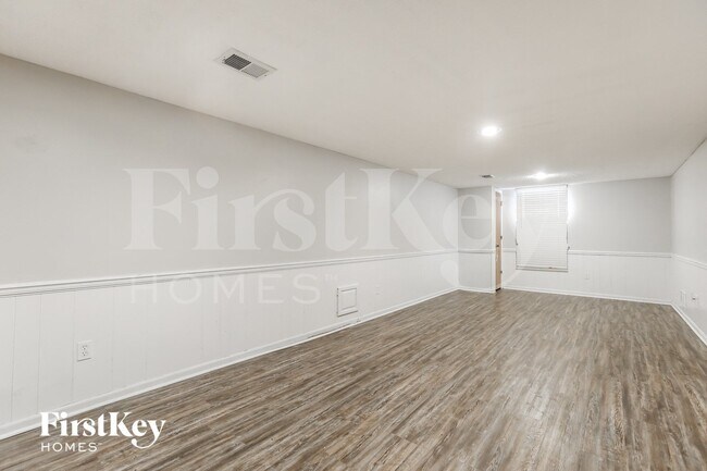 1018 SE 4th St, Lees Summit, MO 64063 - photo 7