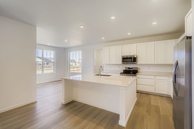 4268 Shirley Dr, Johnstown, CO 80534 - photo 2