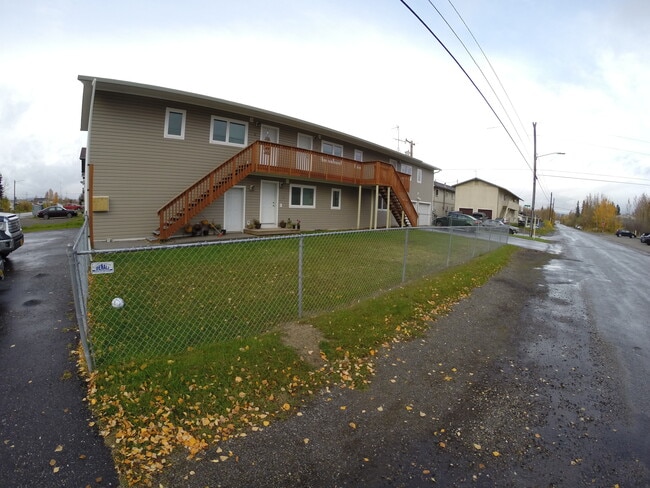 2706 Turner St unit 3, Fairbanks, AK 99701 - photo 3