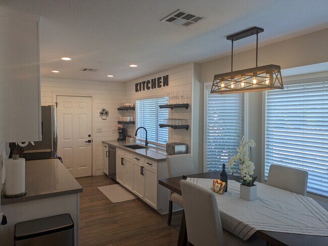 8879 E Friess Dr unit Main house, Scottsdale, AZ 85260 - photo 7