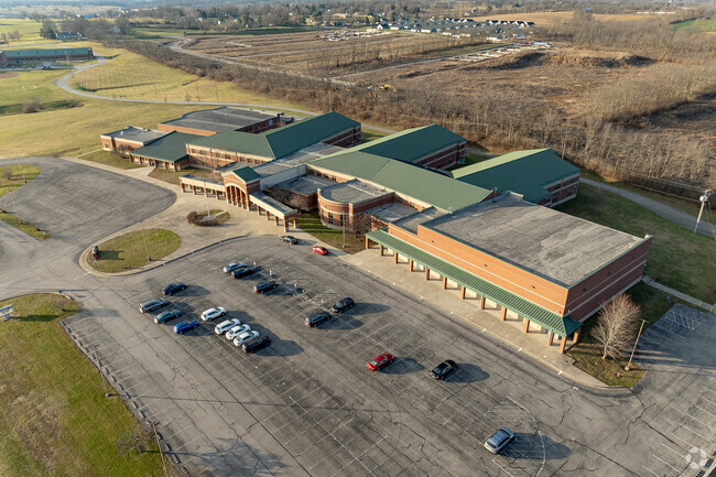 The student population of Royal Spring Middle School is 776 and the school serves 6-8.