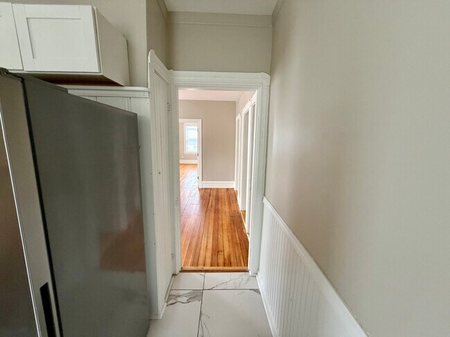 43 Fruit Hill Ave unit 2, Providence, RI 02909 - photo 5