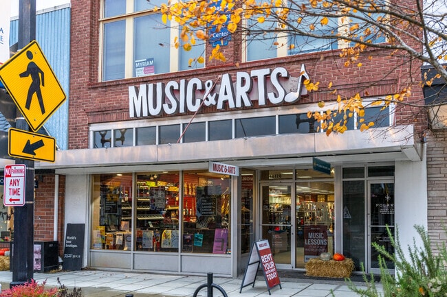 Learn a new instrument at Music & Arts near Norway Hill.