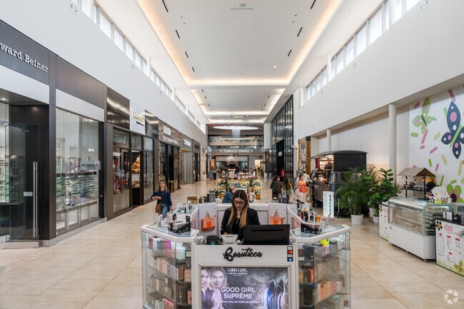 Dadeland Mall offers fine dining options on its dining terrace.
