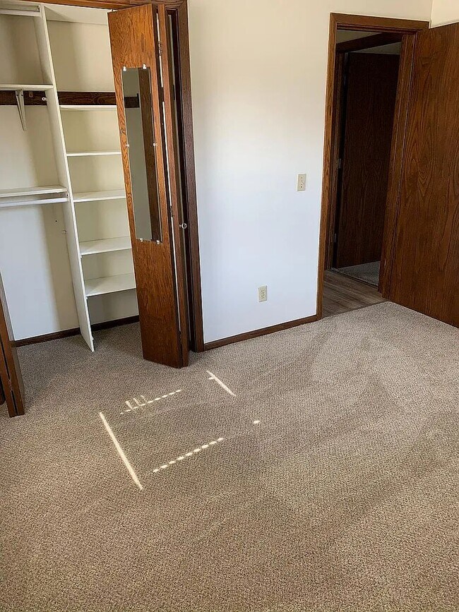 4687 3rd St NE, Minneapolis, MN 55421 - photo 6