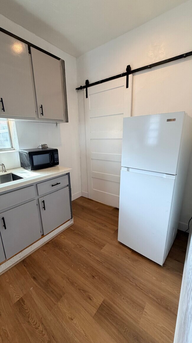 414 Phippen Waiters Rd unit 1, Dania Beach, FL 33004 - photo 4