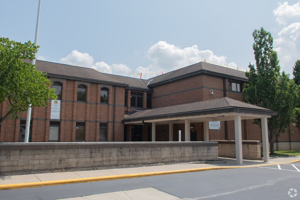Larkmoor Elementary School building in Lorain.