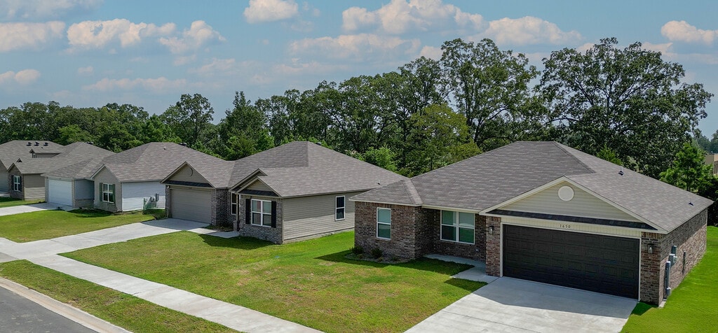 Sandy Acres Streetscape