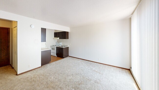 Cedar House Apartments, Sioux Falls, SD 57103 - photo 3