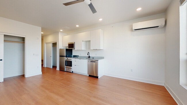 Style C Studio/1BA, 515sf