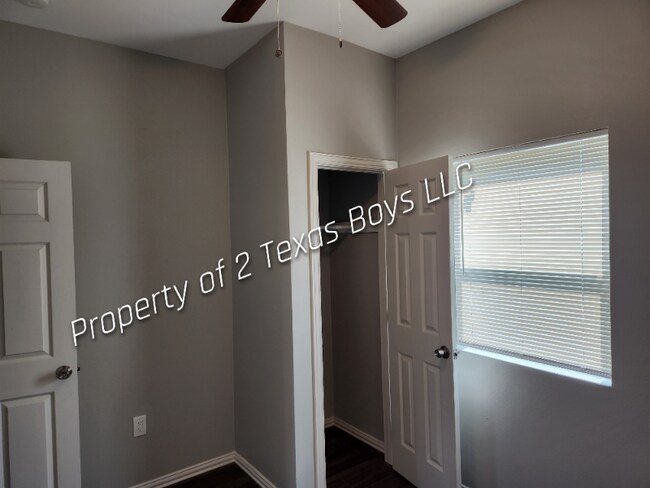 101 N Pecan St unit 105, Leonard, TX 75452 - photo 6