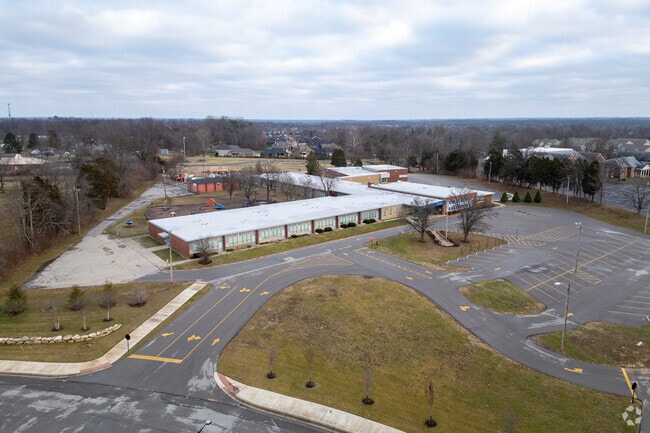 The student population of Bates Elementary is 546 and the school serves K-5.