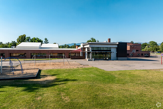 Hawthorne Elementary School fosters creativity and critical thinking skills.