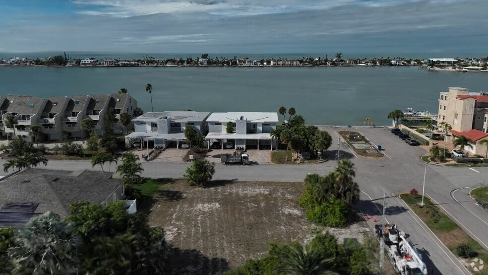 800 Madonna Blvd unit 1, Saint Petersburg, FL 33715 - photo 2