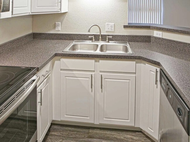 Commons, Cincinnati, OH 45215 - photo 2