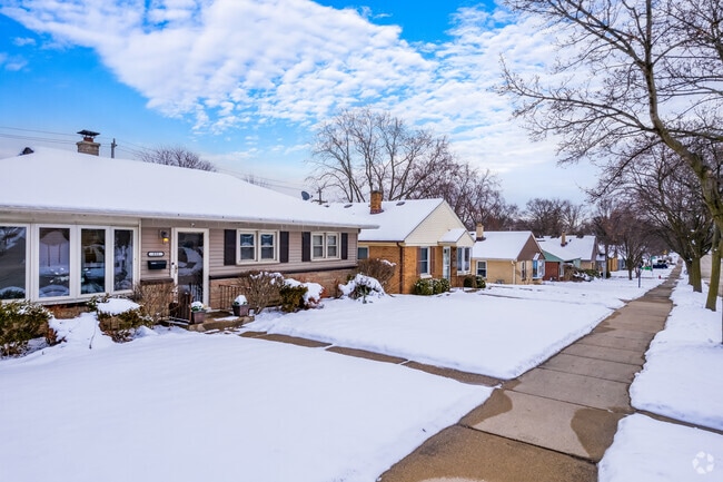 Cannon Park sidewalk view