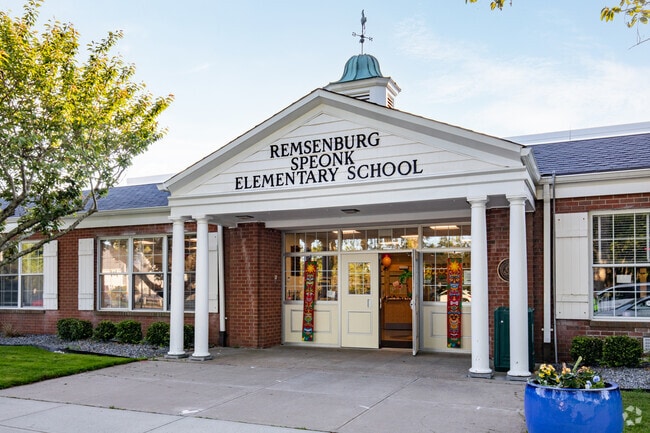 Remsenburg Speonk Elementary School has 141 students enrolled.