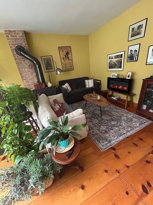 39 E Bridge St, Saugerties, NY 12477 - photo 2