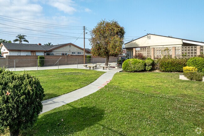 The front faculty building at Adventist Union School in Bellflower.
