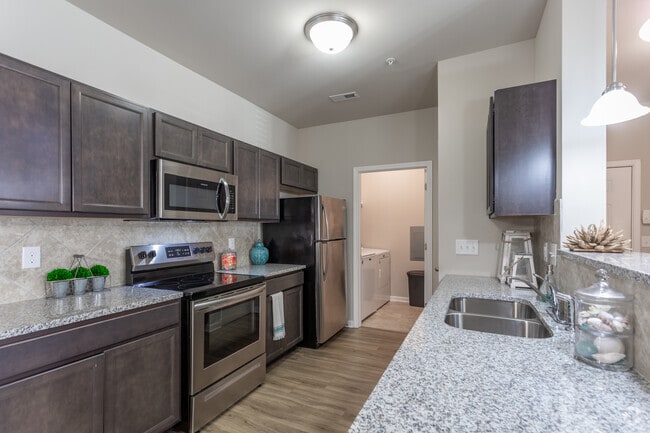 Harrington Square, Leland, NC 28451 - photo 2