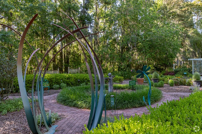The Savannah Botanical Garden's offers a scenic trail through various gardens.