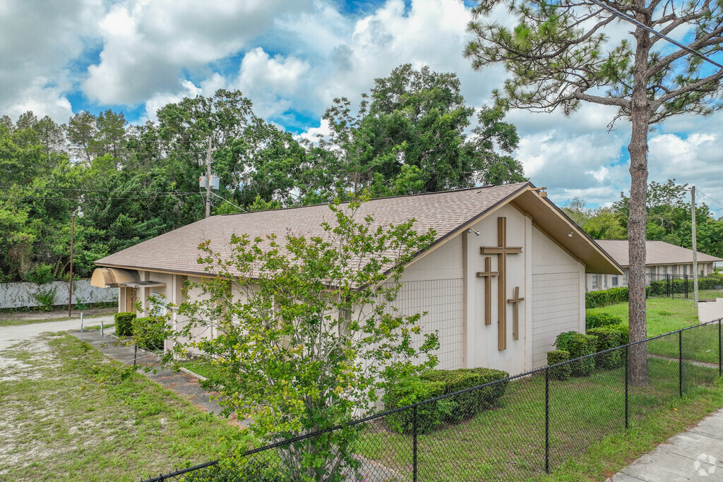 Holy Temple Christian Academy II welcomes kids to learn about the lord.