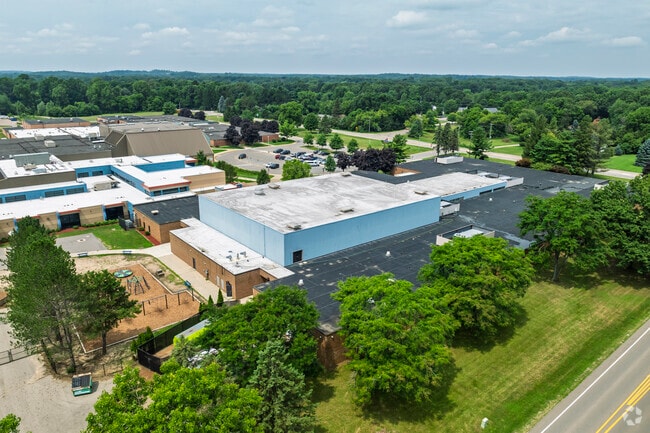 Navigator School is where dedicated teachers inspire students to reach their full potential.