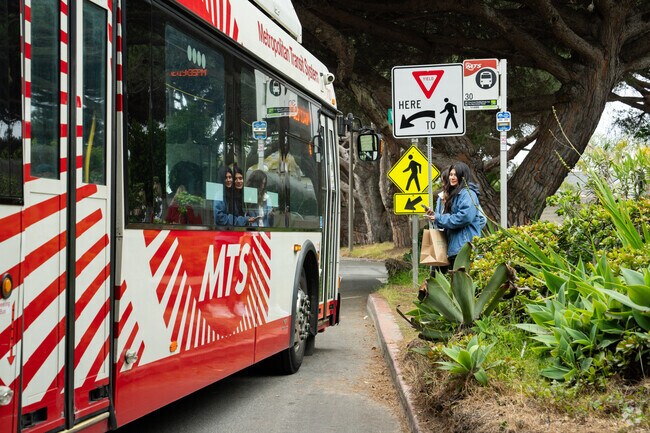 The bus is close by on La Jolla Blvd to take you to San Diego in Bird Rock.