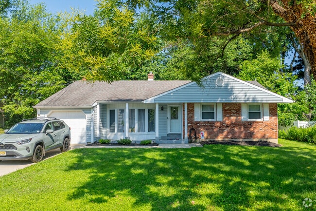 For single story living in Ellisburg, look for ranch style architecture.