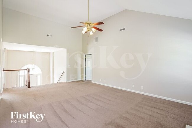 3426 N Henderson Way, Clarksville, TN 37042 - photo 2