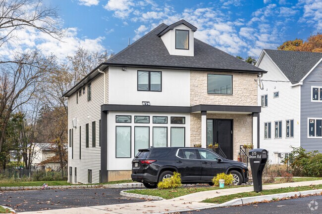 New Hempstead is a nice mix of older and newer homes.