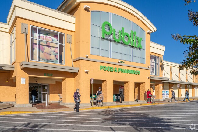 Publix is the main neighborhood grocery hub for residents of Winston.