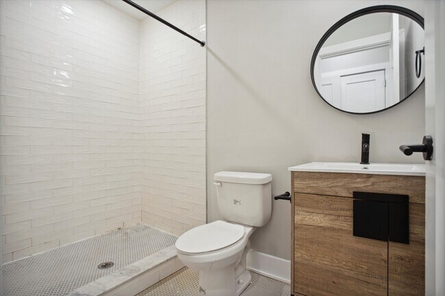 1618 N Sydenham St unit A, Philadelphia, PA 19121 - photo 4