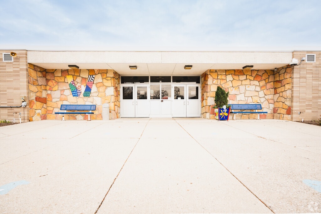 Whiteford Elementary School serves Sylvania Public Schools