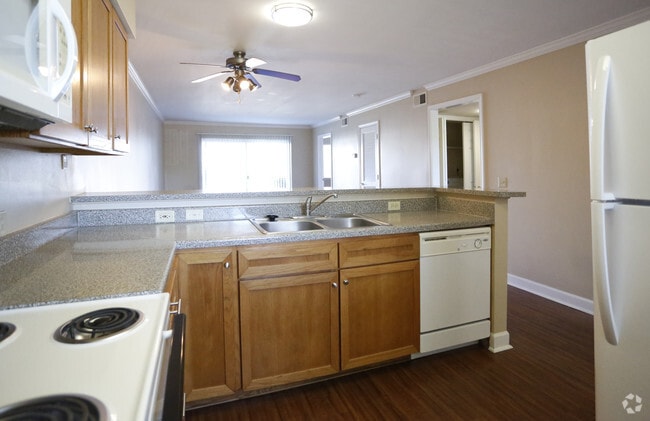 Clipper 2BR/2BA -987SF