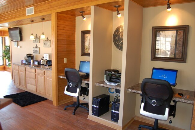 Water Dance Apartments, Shelbyville, IN 46176 - photo 5