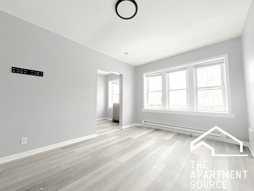 6228 S Western Ave unit 205, Chicago, IL 60636 - photo 1