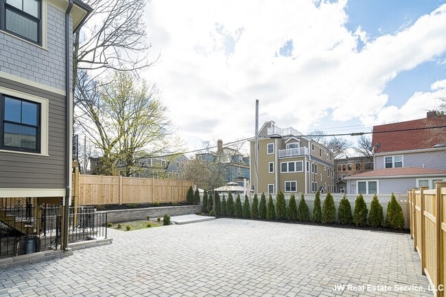 23 Winslow Rd unit 2, Brookline, MA 02446 - photo 4